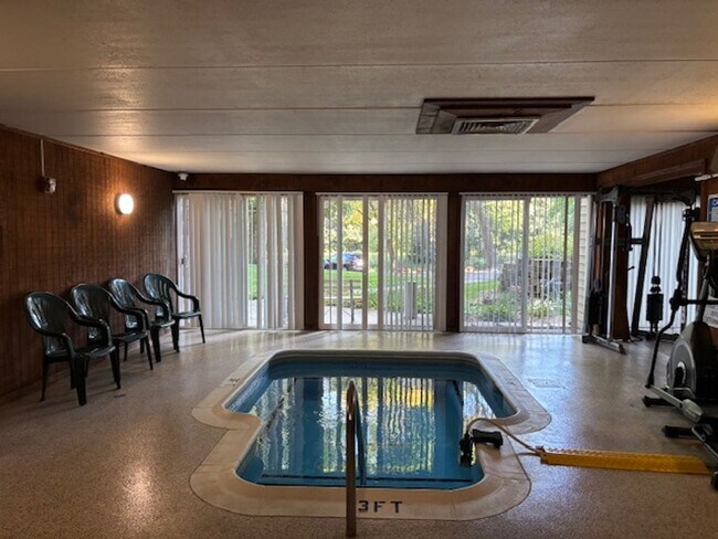 Building Photo - Great 1 BR/1 BA Condo in the Heart of Litt...