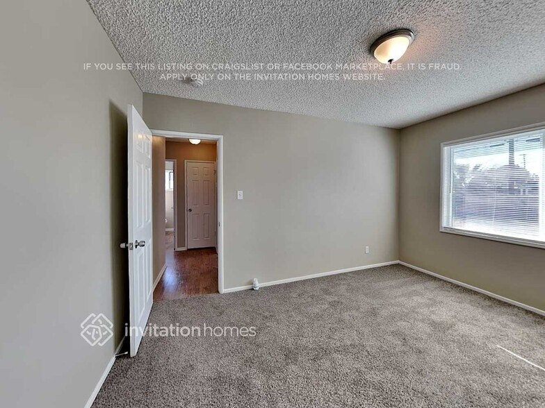 Building Photo - 1235 Oakhurst Dr