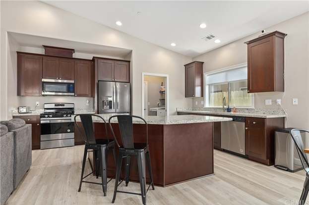 Building Photo - 655 Catala Wy
