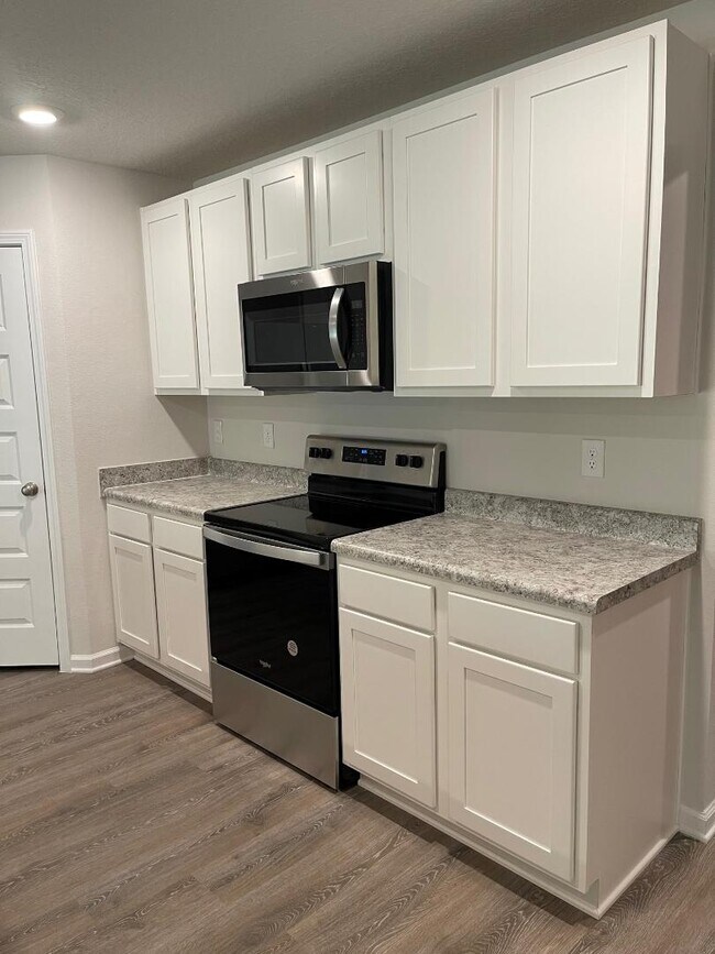 Building Photo - 6461 Slabinski Ln