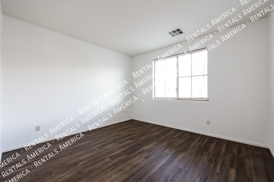 Building Photo - 10417 W Windsor Ave