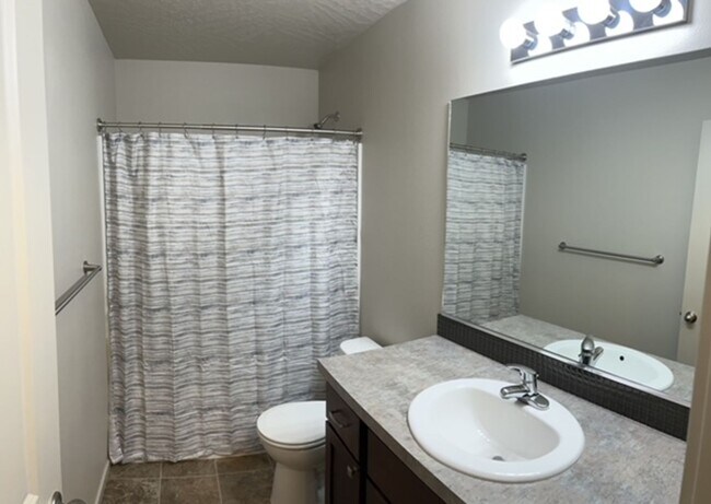 Building Photo - 1619