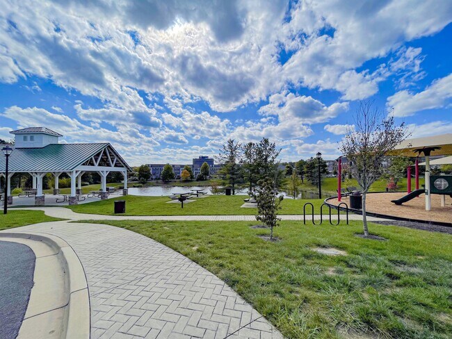 Building Photo - 10132 Dorsey Ln