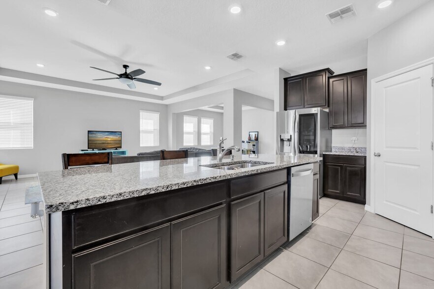 Building Photo - 528 Ocean Spray Dr