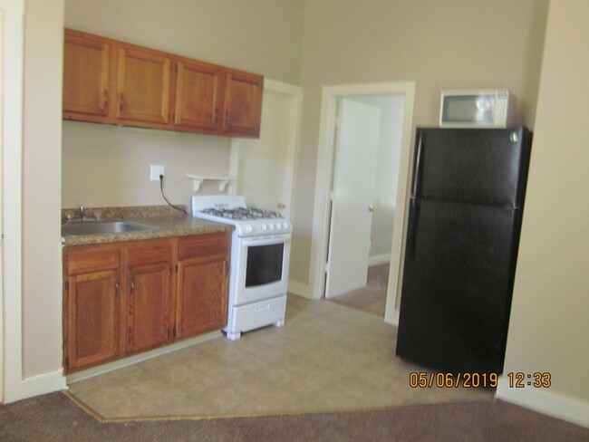 Building Photo - 203 W Dewald St