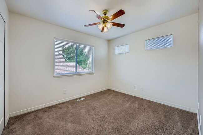 Building Photo - 504 Pyrite Terrace
