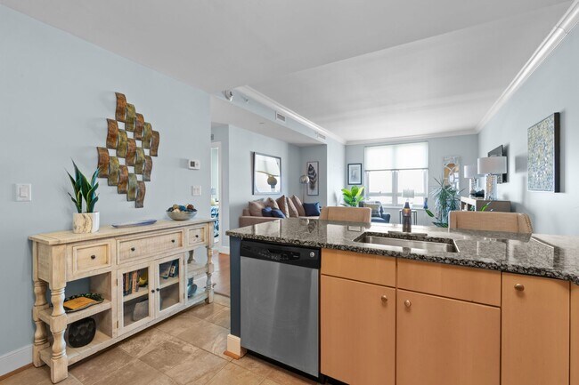 Building Photo - Elegant 1-Bed, 1-Bath Condo in Prime Virginia Beach Location!