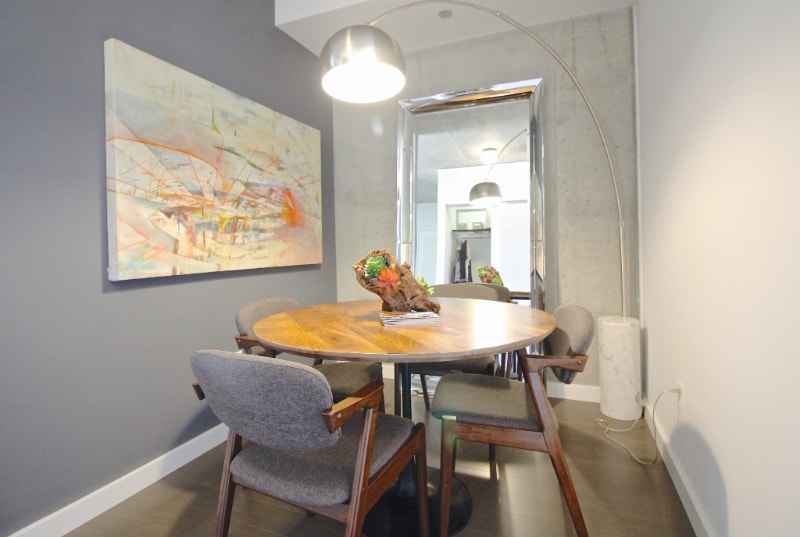 Building Photo - 649 W Division St