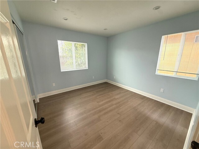 Building Photo - 1334 W 65th St