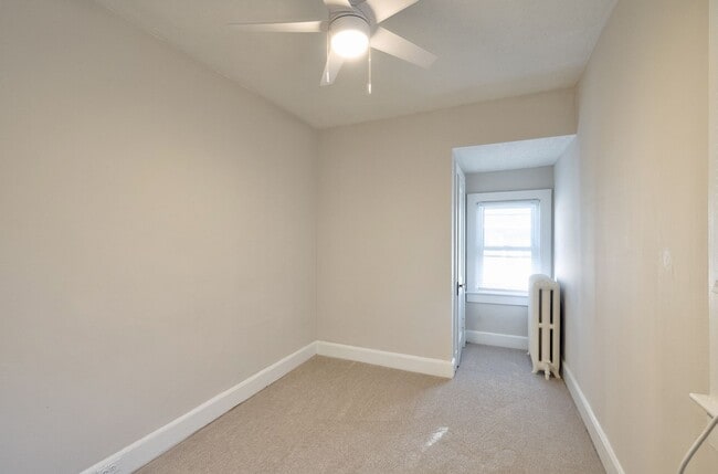 Building Photo - Great 4 Bedroom in 16th st Heights
