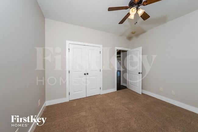 Building Photo - 2044 Highview Way