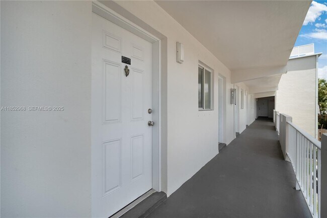 Building Photo - 7713 SW 88th St