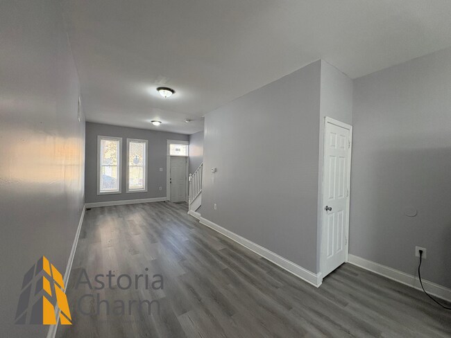 Building Photo - 3 Bedroom Plus Den for Rent in East Baltim...