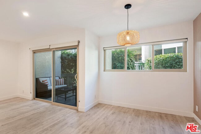 Building Photo - 23665 Park Capri