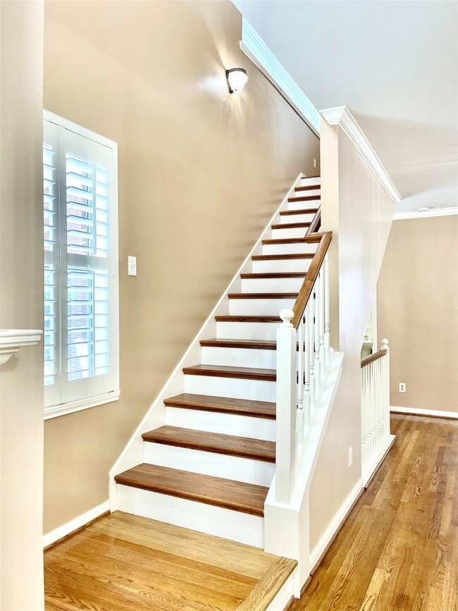 Building Photo - 32 Waugh Dr