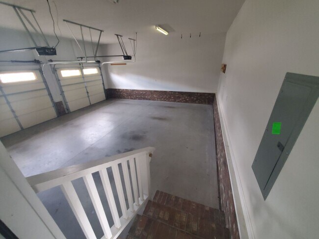 Building Photo - 21 Candler Ct