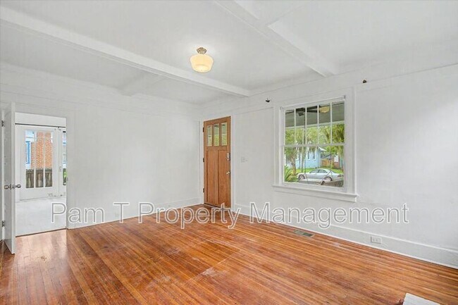 Building Photo - 1118 E Duffy St
