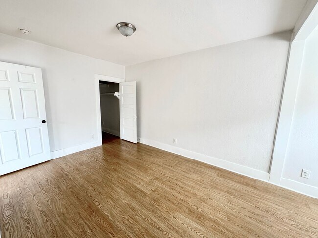 Building Photo - 801 N Olive Ave