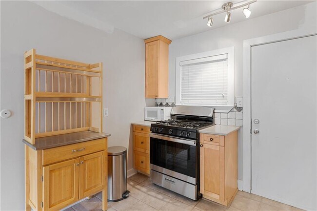 Building Photo - 866 Briarcliff Rd NE
