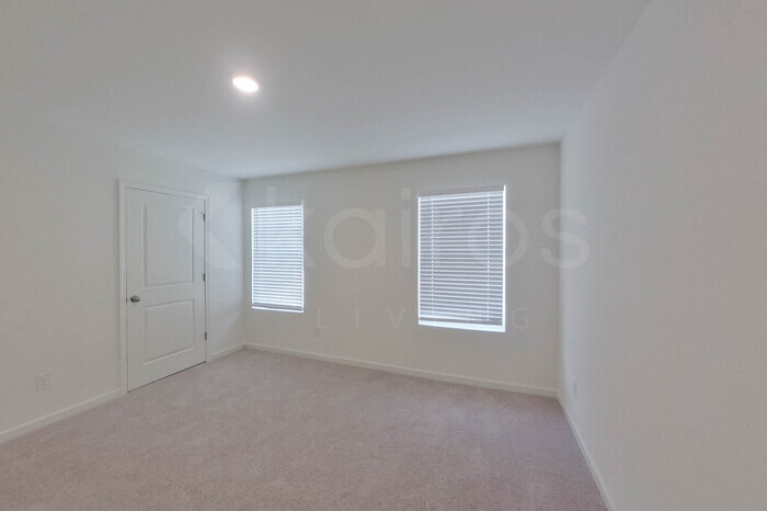 Building Photo - 106 Flat Rock Ml Trl