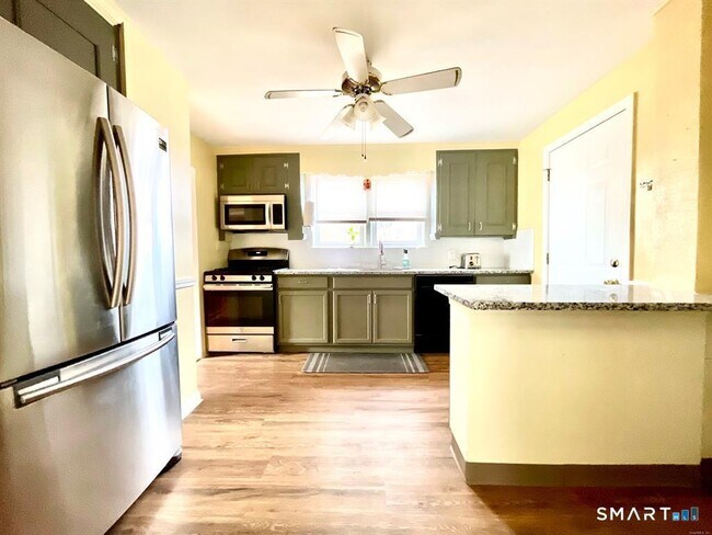 Building Photo - 55 Bronx Ave