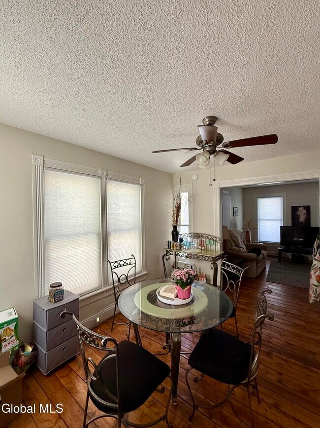 Building Photo - 120 Van Dam St