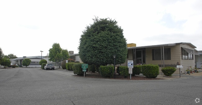 Building Photo - Eden Gardens Estates
