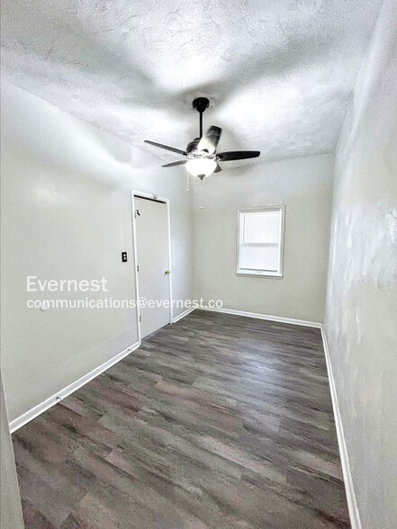 Building Photo - 14917 Darwin Ave