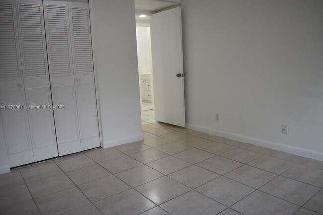 Building Photo - 9150 NW 38th Dr