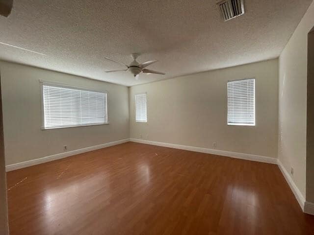 Building Photo - 1156 Chinaberry Dr