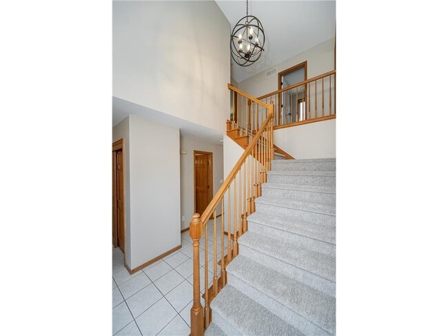 Building Photo - 2511 Mayowood Ln SW