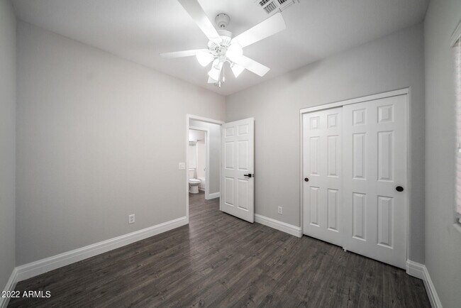 Building Photo - 3649 S Loback Ln