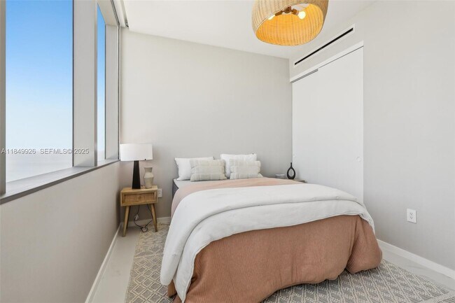 Building Photo - 2000 S Ocean Dr