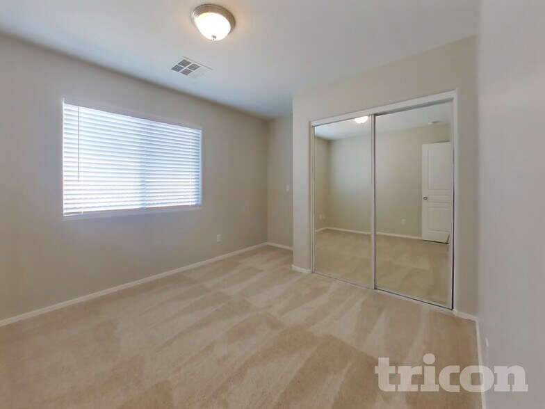 Building Photo - 11418 W Mountain View Dr