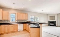 Building Photo - Modern Comfort & Convenience in Plymouth f...