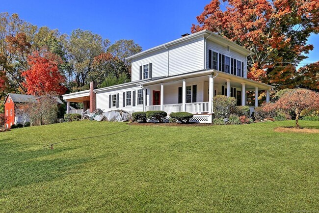 Building Photo - 1591 Huntington Turnpike