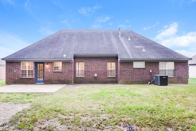 Building Photo - 6164 Kingsview Dr