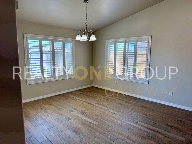 Building Photo - Enjoy those Arizona Sunset in this Three Bedroom Two Bath Home full of upgrades !!