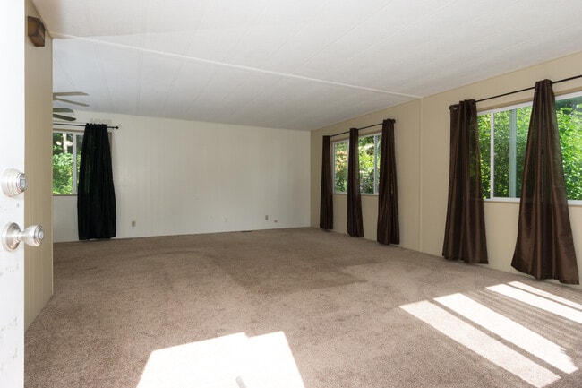 Building Photo - 11811 SE 184th St