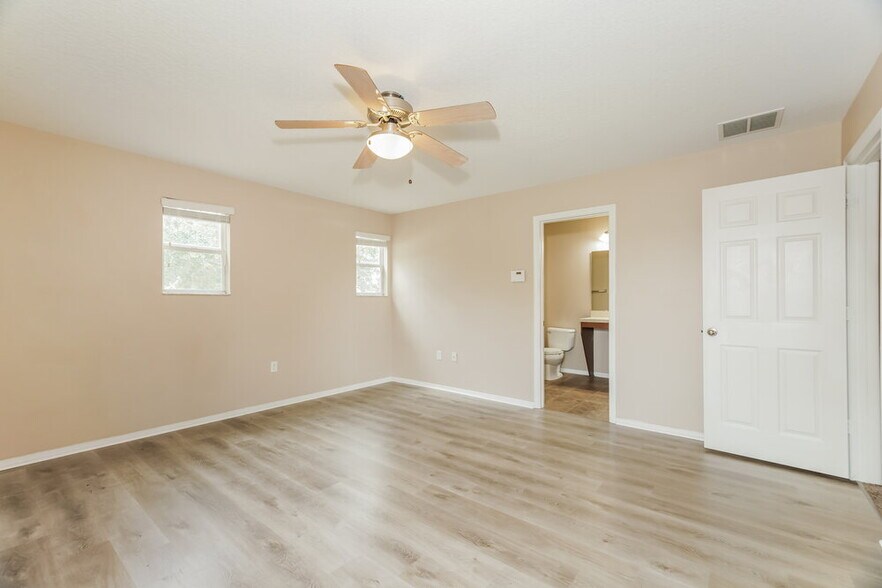 Building Photo - 3214 St Croix Ln