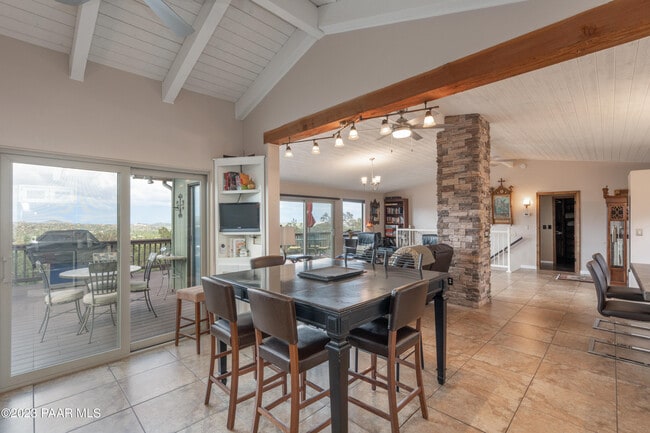 Building Photo - 647 Fiesta Ln