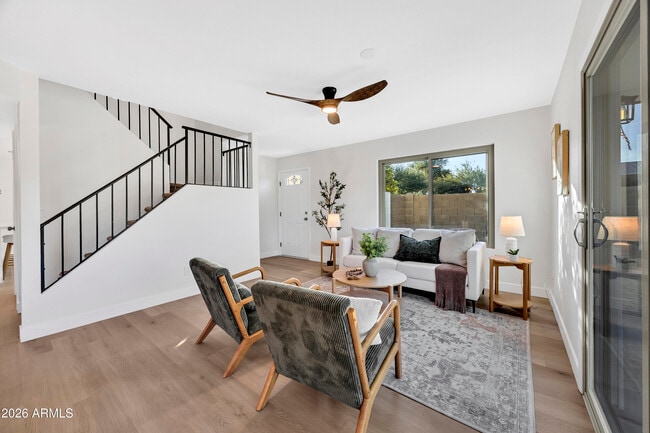 Building Photo - 8876 W Bluefield Ave