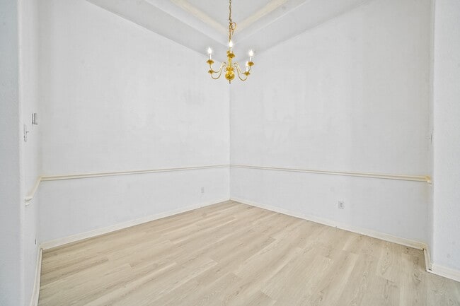 Building Photo - 4815 Plum Forest Rd