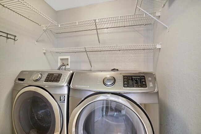 Building Photo - 1801 N Flagler Dr