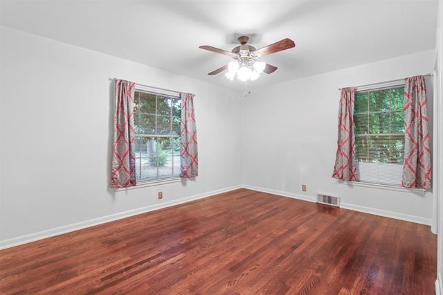 Building Photo - 810 Linwood Dr