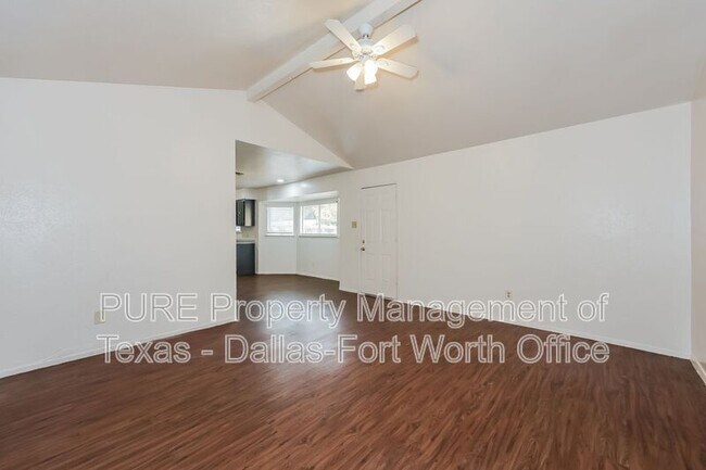 Building Photo - 1811 E Timberview Ln