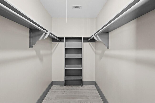Building Photo - 5522 Braesvalley Dr