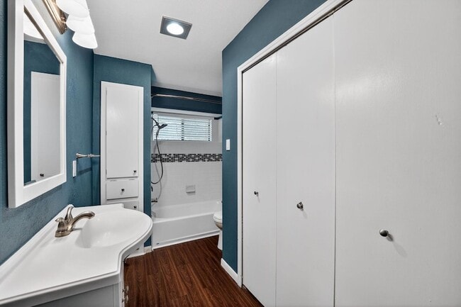 Building Photo - 12331 Limerick Ave