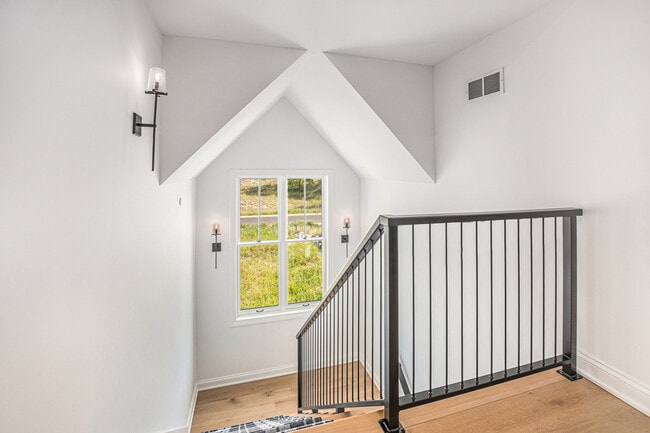 Building Photo - 6736 Saugatuck Bch Rd