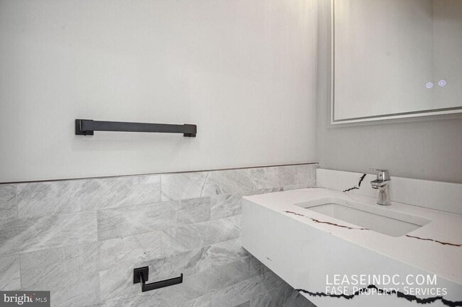 Building Photo - 4012 5th St NW